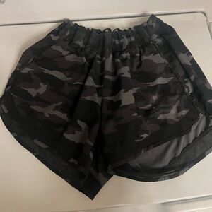 🖤 Athleta Camo Gray Women's Athletic Shorts